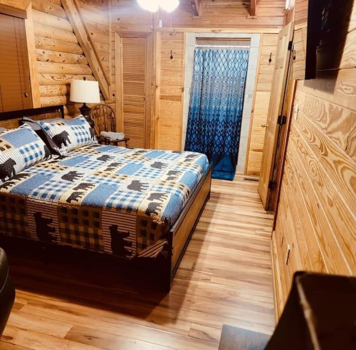 Rustic Black Bear Cabin Pigeon Forge Bagian luar foto