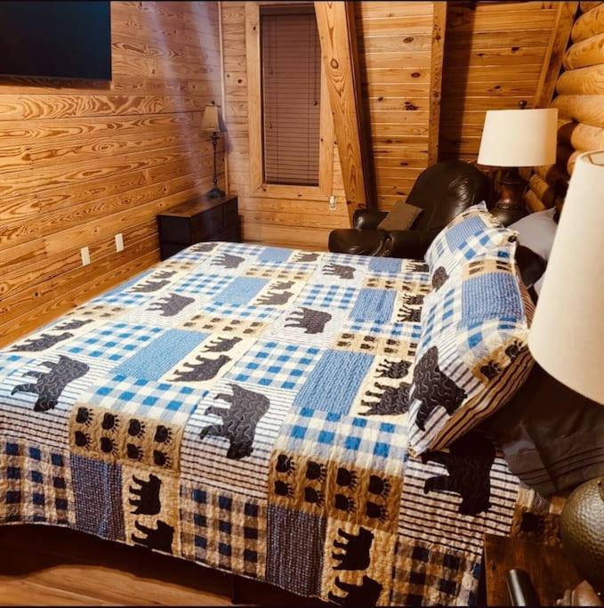 Rustic Black Bear Cabin Pigeon Forge Bagian luar foto