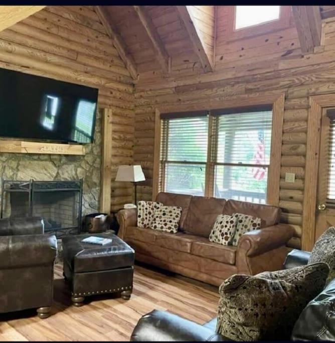 Rustic Black Bear Cabin Pigeon Forge Bagian luar foto