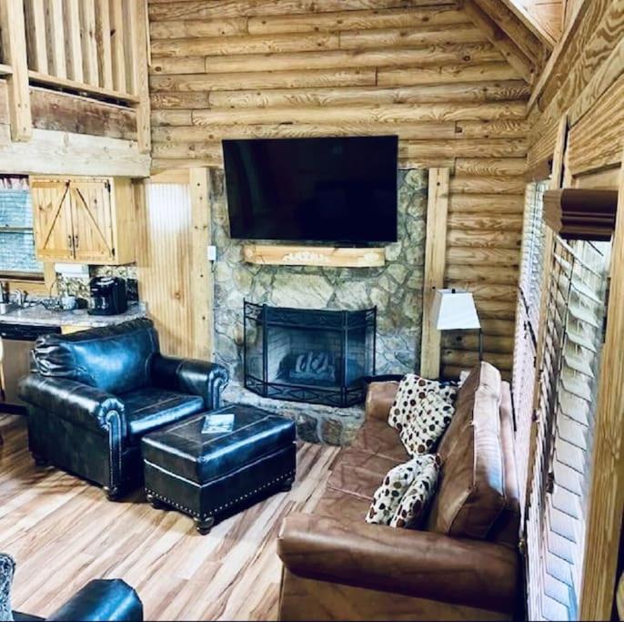 Rustic Black Bear Cabin Pigeon Forge Bagian luar foto